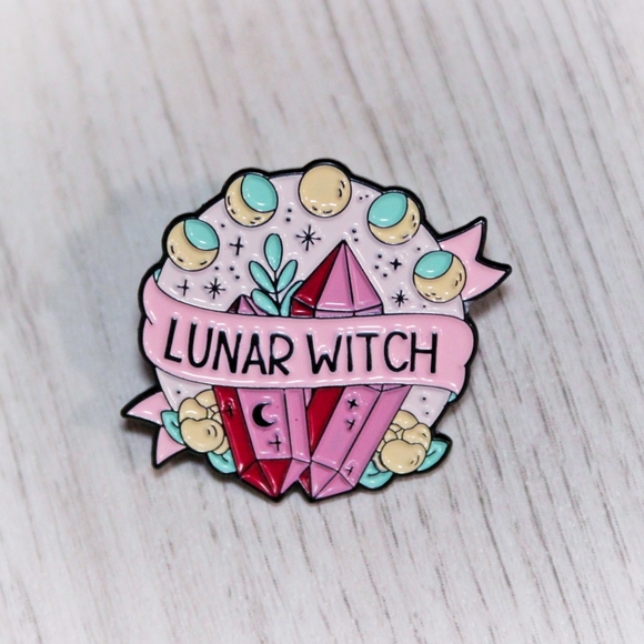 Lunar witch enamel pin - Picture 3 of 10